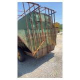 Creep feeder 21/2 ton good solid feeder has gates