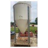 Poly feed bin nice believe to be 1 1/2 ton has