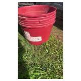 6 empty tubs