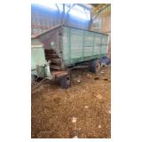 John Deere 112 chuck wagon in good shape barn