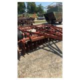 IH 10 foot disc no breaks or welds