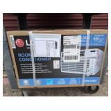A/C LG 8,000 btu. For 340 sqft new in box