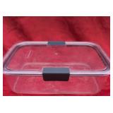 Rubbermaid hard plastic container with seal
