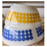 Pyrex RARE POLKA DOTS MIXING BOWL SET OF 2