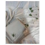 60X100 vintage TABLECLOTH WITH MATCHING NAPKINS
