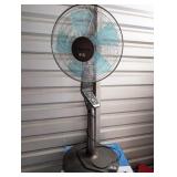 Oscilating standing Fan