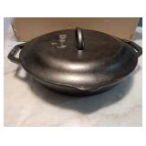 Cast iron pan with lid