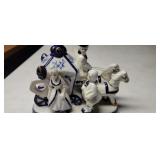 6"x6.5" Blue White Figurine