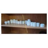 Small milk glass containers, one wiht lid