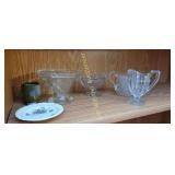 creamer sugars, dishes