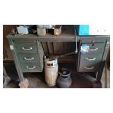 METAL DESK