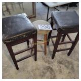 Pair of Square Wood/Leather Bar Stools 1 Rd Stool