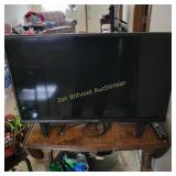 32" Flat Screen TV, Works not a smarty