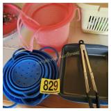 Silicone Collapsible Strainers, Pans, Tongs