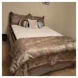 Queen Bed with Pillow, Comforter
