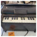 Vtg Magnu Organ