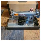 Vtg Portable Modernage Sewing Machine