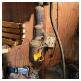 Trouble Light ( need tools to remove)