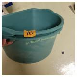 2 Bucket/Pans
