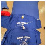 2 Maple School T-Shirts XL
