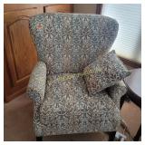 Sitting Chair  matches lot 551