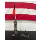 Roam Riccar Cordless Vacuum w Charging Station