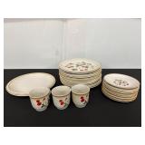 Sheffield Strawberries ï¿½n Cream Stoneware Set