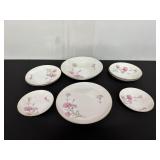Royal Court Fine China ï¿½Carnationï¿½ Dinnerware Set