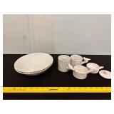 Woodgrain Tree Trunk and Birds Measuring Cup Set