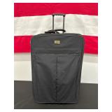 Verdi Black Rolling Suitcase