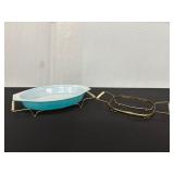 Pyrex 1.5 Quart Oval Blue Dish with Brass Holder