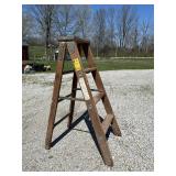 4-Foot Blue Ribbon Wooden Ladder