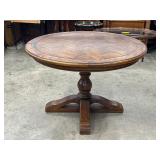 Drexel Heritage Wooden Pedestal Dining Table
