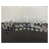 Assorted Glassware Pieces