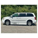 2014 Chrysler Town & Country BraunAbility MiniVan