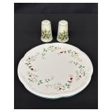 Holly Themed Serving Set