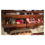 Lon collect Include cloths, napkins, placemats,