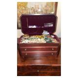 Mahogany jewelry, chest, with the jewelry, lift