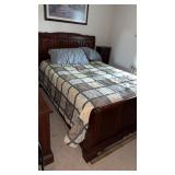 Queen size sleigh bed, with a nice four panel