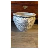 Large blue & white Chinese Jardiniere flower pot