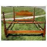Cherry 'Stickley' Colonial Style Queen Sized Bed