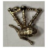 9K gold charm ï¿½ bagpipes
