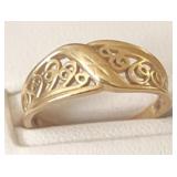 Attractive 10K Gold Ring with Open-Work Scrolls