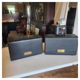 2 Vintage Zenith Trans Oceanic Radios