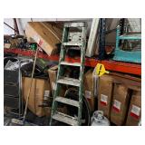 5 foot fiberglass ladder green