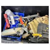 Lot of assorted hardware items