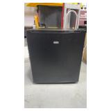 Sunbeam mini fridge REFSB17B used