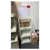 Tanteo display shelf