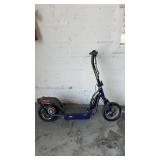 eZip 900 electric stand-Up scooter in blue with