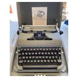 Olympia SM3 Manual Typewriter Olympia SM3 Manual Typewriter